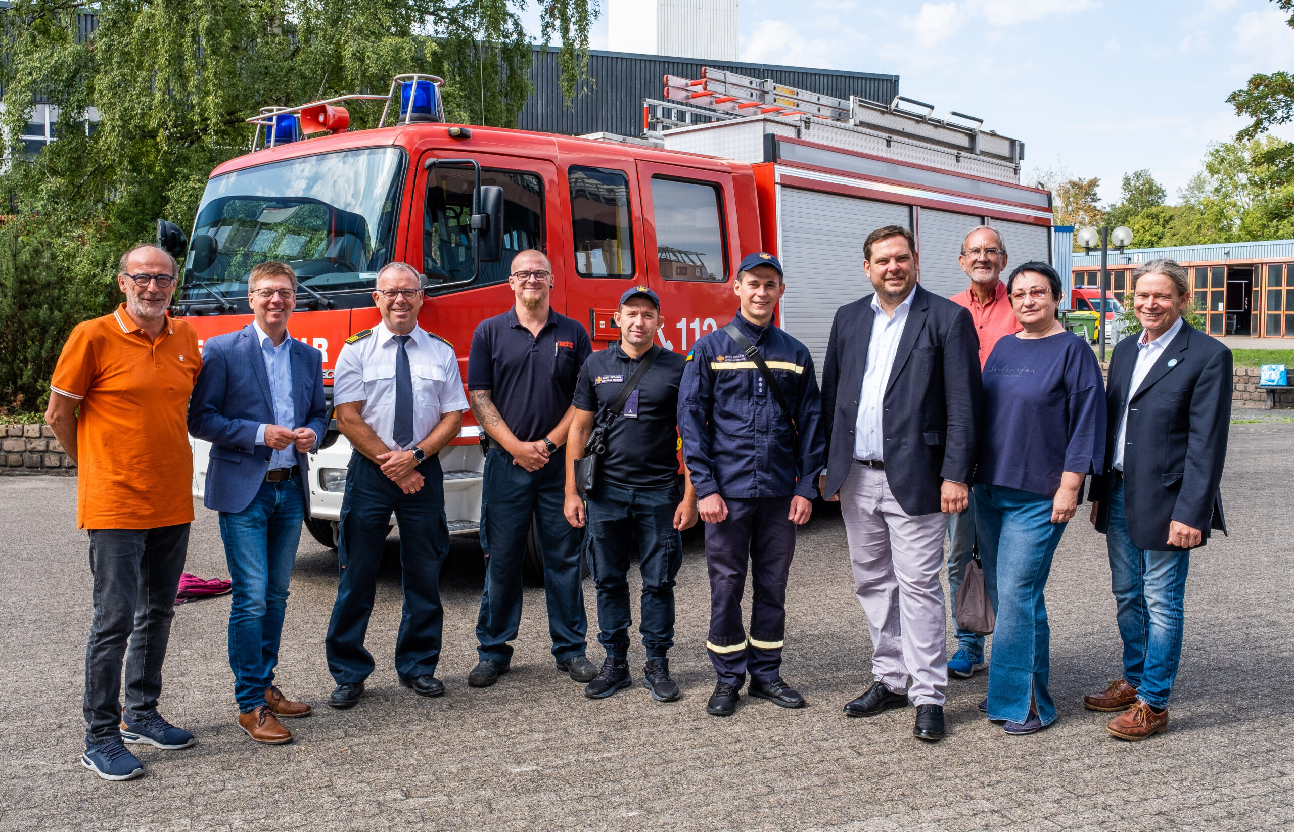 Stadt Oberhausen übergibt Löschfahrzeug an Feuerwehrmänner aus Saporishja
