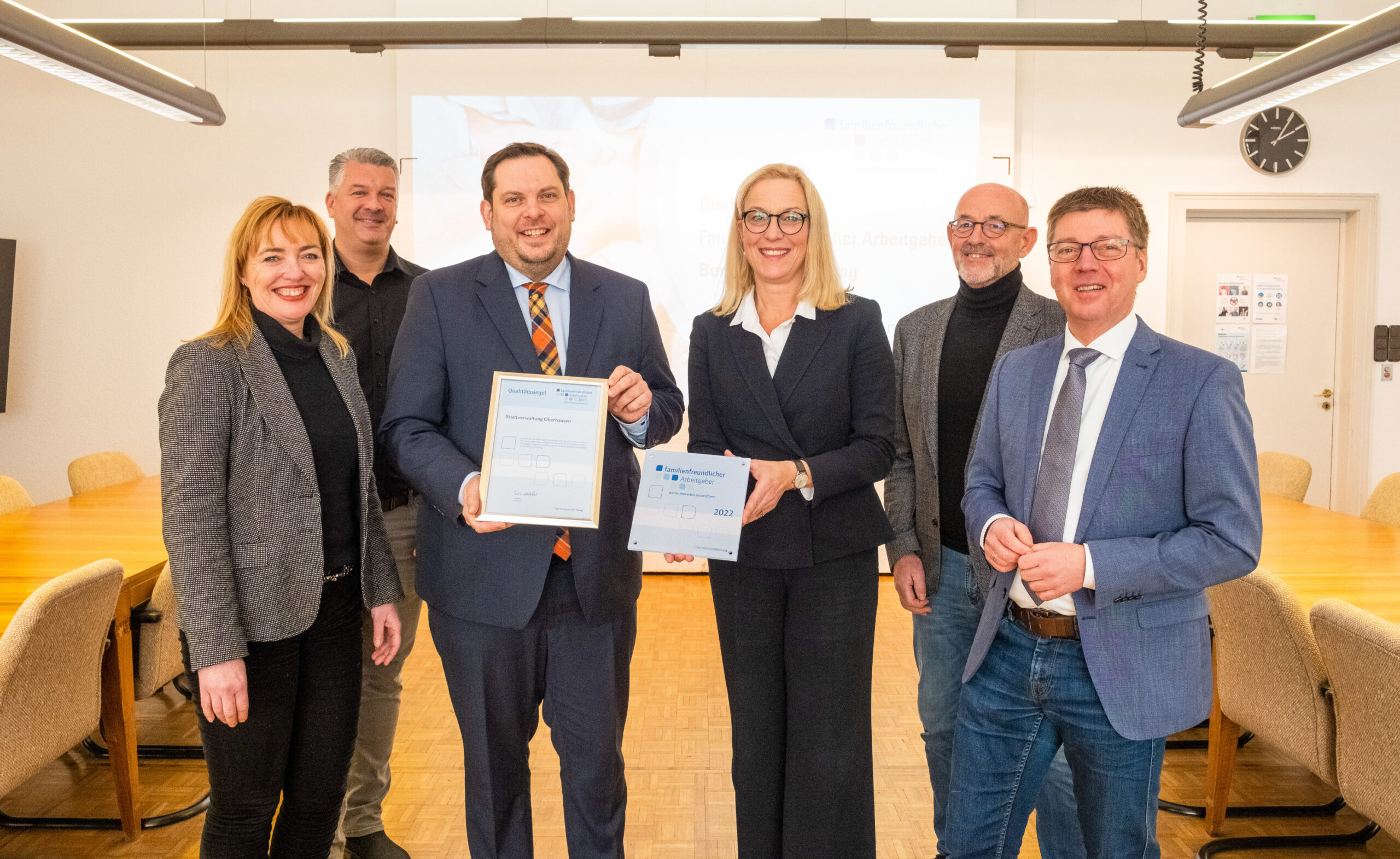 Stadtverwaltung Oberhausen erhält die Auszeichnung „Familienfreundlicher Arbeitgeber“