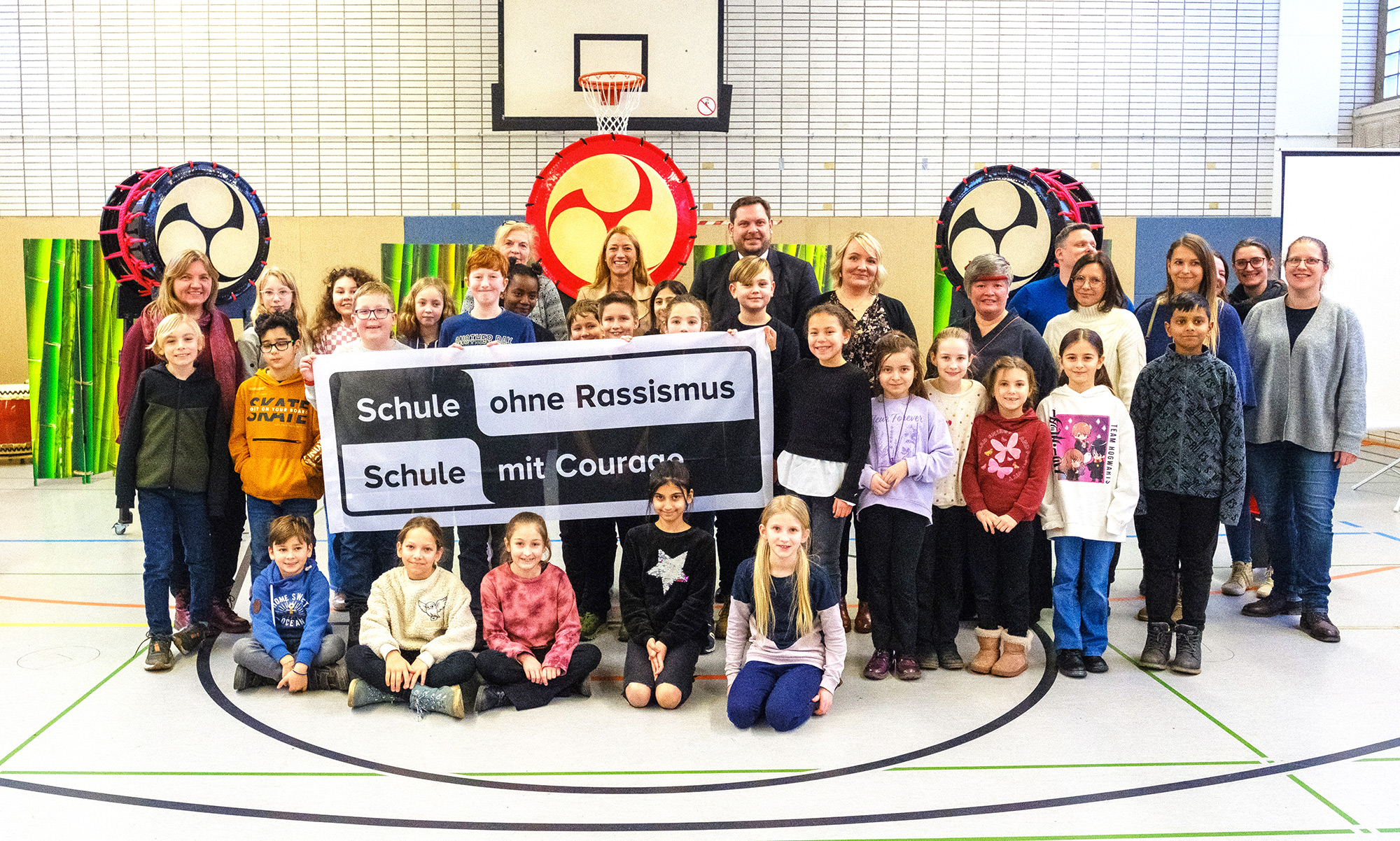 Schule am Froschenteich ist jetzt offiziell eine „Schule mit Courage“