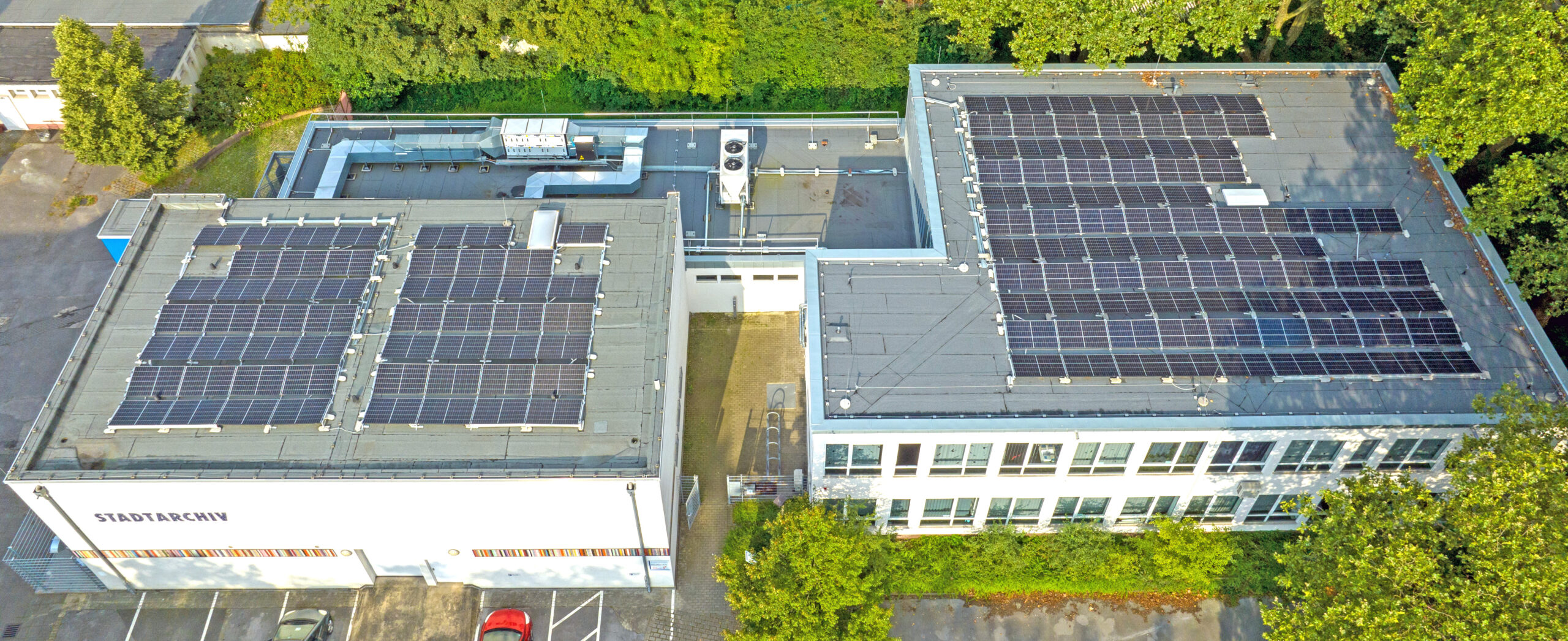 Photovoltaik liefert Strom für Stadtarchiv-Klimaanlage: Energetische Sanierung abgeschlossen