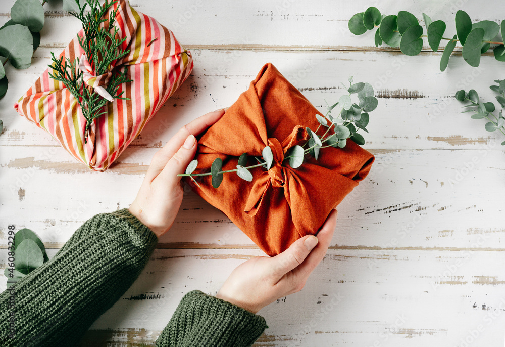 Nachhaltig verpacken gegen die Geschenkpapierflut