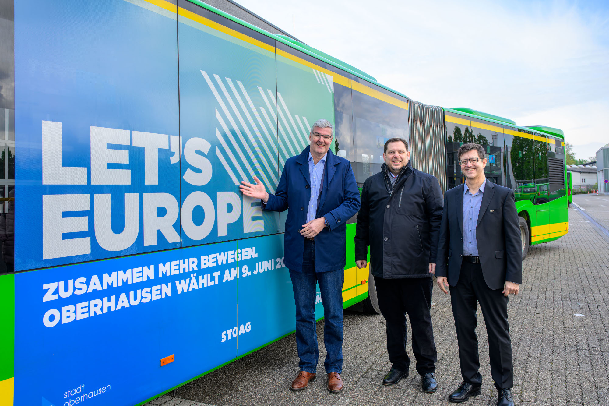 Stadt Oberhausen, STOAG und RVR werben mit großflächigem Schriftzug „LET’S EUROPE“ für die Europawahl 2024