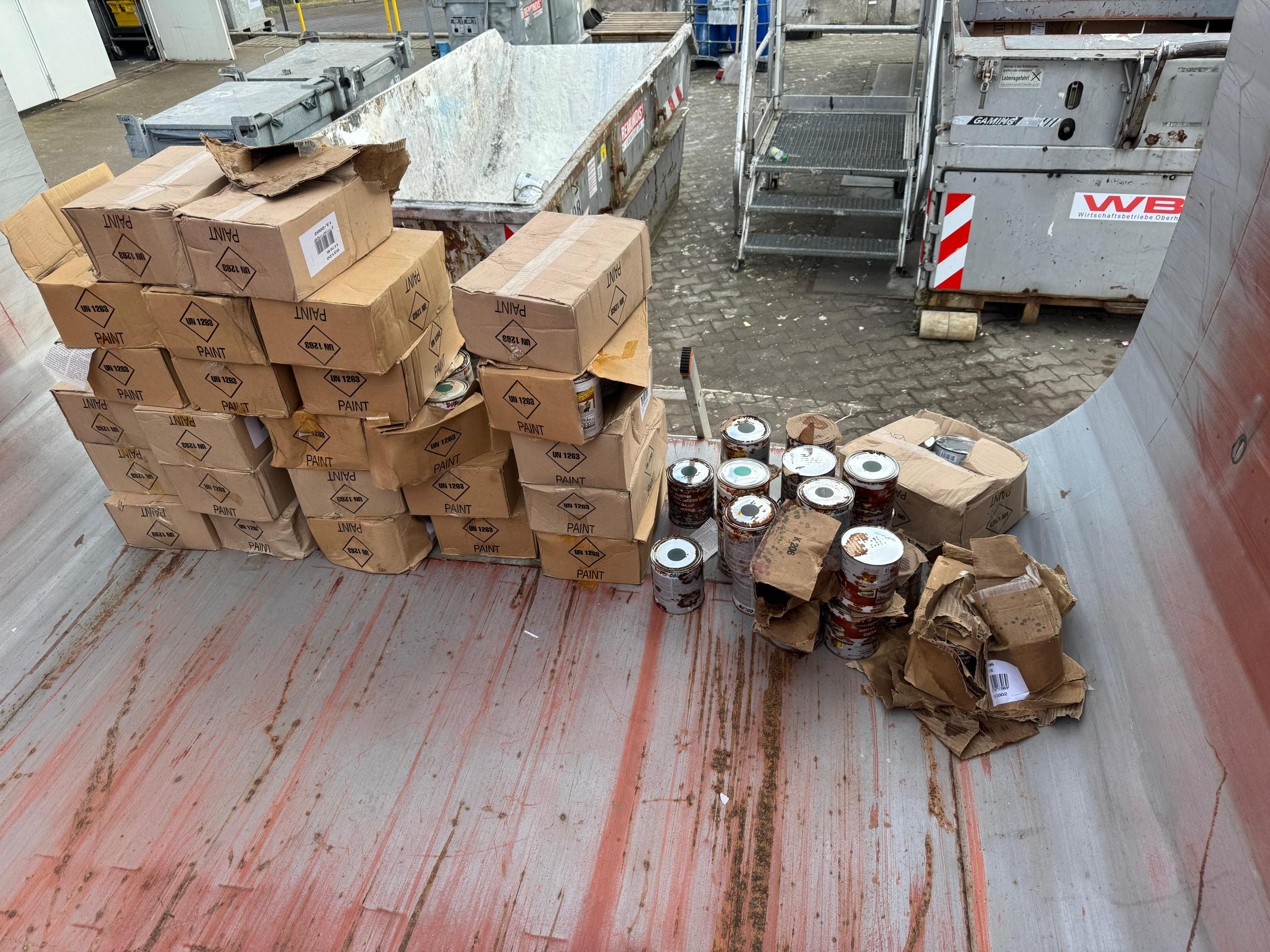 Illegale Entsorgung von Schadstoffen: Zeugen gesucht