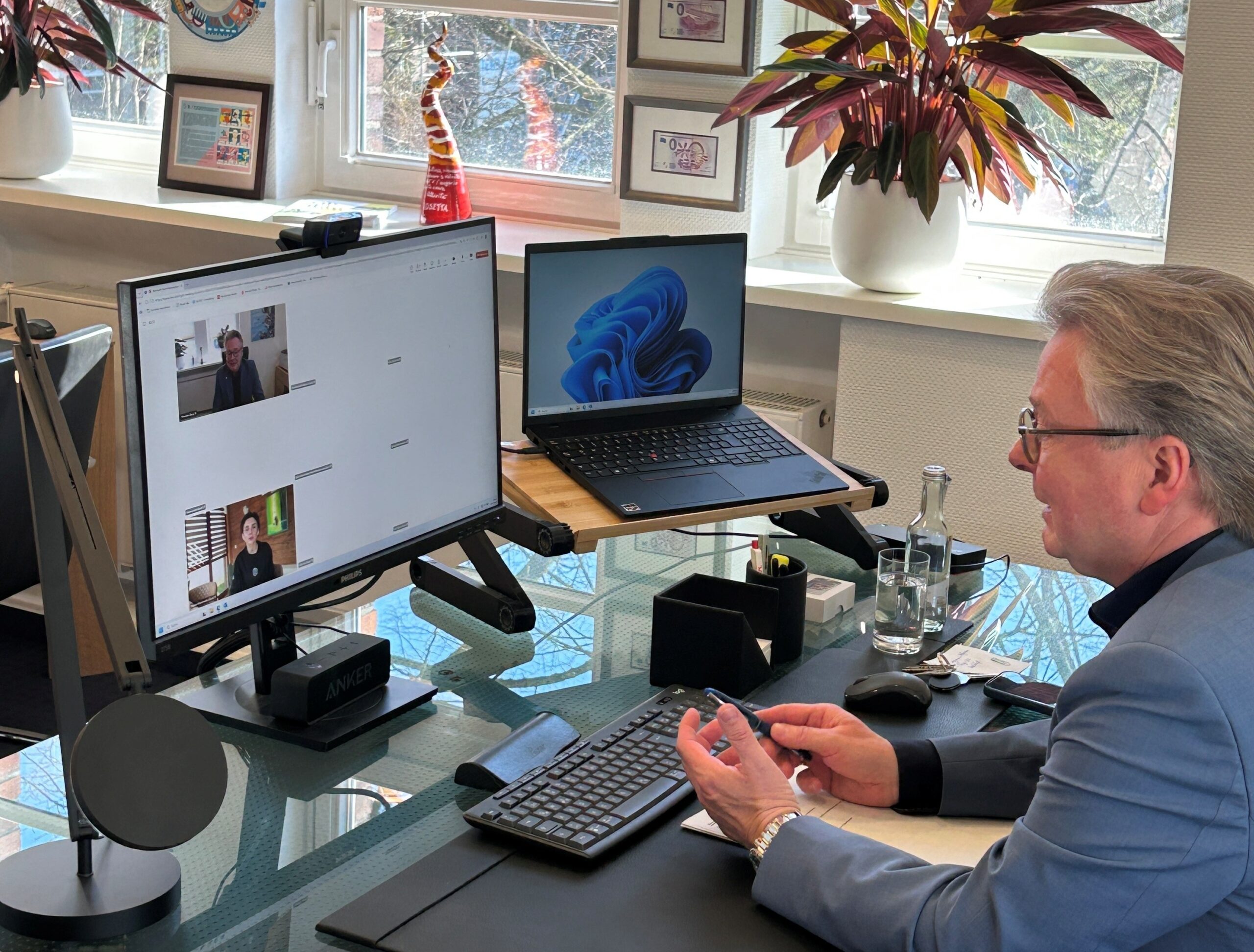 Kennenlernen: Oberbürgermeister Thorsten Berg im Online-Meeting mit Saporischschjas Oberbürgermeisterin